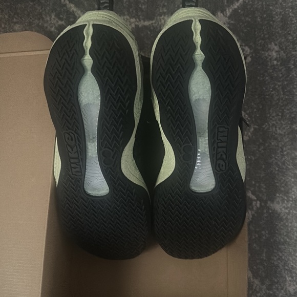 Nike cosmic unity green glow brand new size 13 - Picture 2 of 7